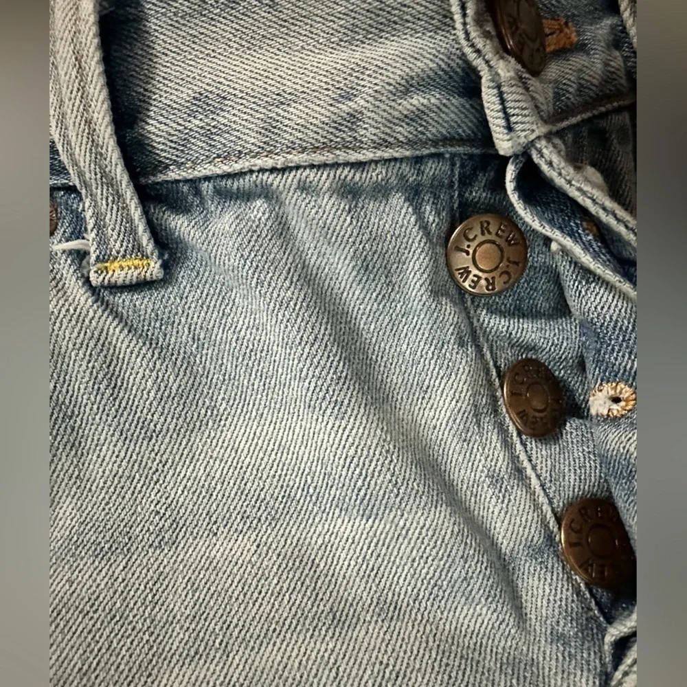 J.CREW Light-wash Distressed Jean Shorts Blue Women’s Size 28.